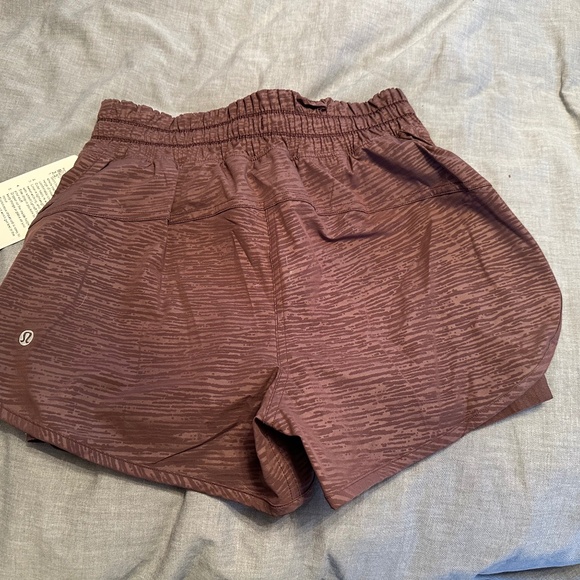 NWT Lululemon 2in1 shorts - Picture 3 of 3